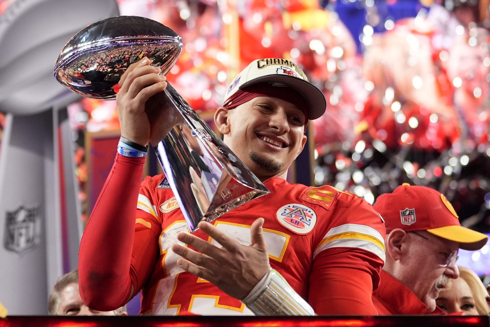 AMAZING ! ! ! "Patrick Mahomes Extends a Helping Hand to Kansas City Chiefs; Restructures Contract to Save $21.6 Million in Cap Room"