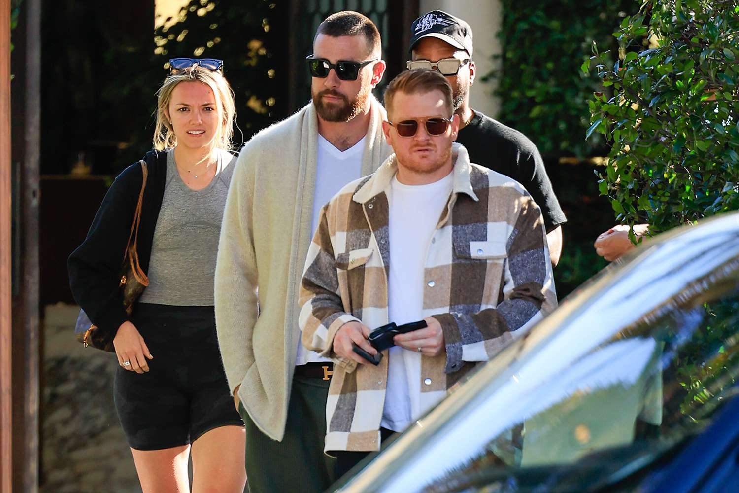 "Travis Kelce Spotted Arriving at Taylor Swift's $25M Beverly Hills Mansion - Superstar Couple Enjoy More Time Together Post Glitzy Oscars Bash"