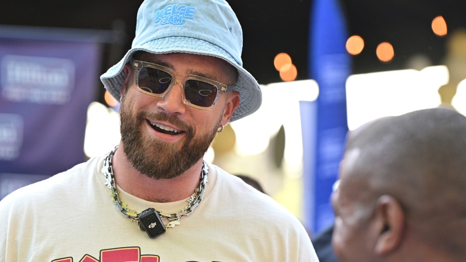 Travis Kelce says parents Donna and Ed 'Are the reason i'm always a friendly guy "They've Taught me that being kind and being genuine and being who I am and true to that, it's the right way to live," Kelce said of his friendly personality