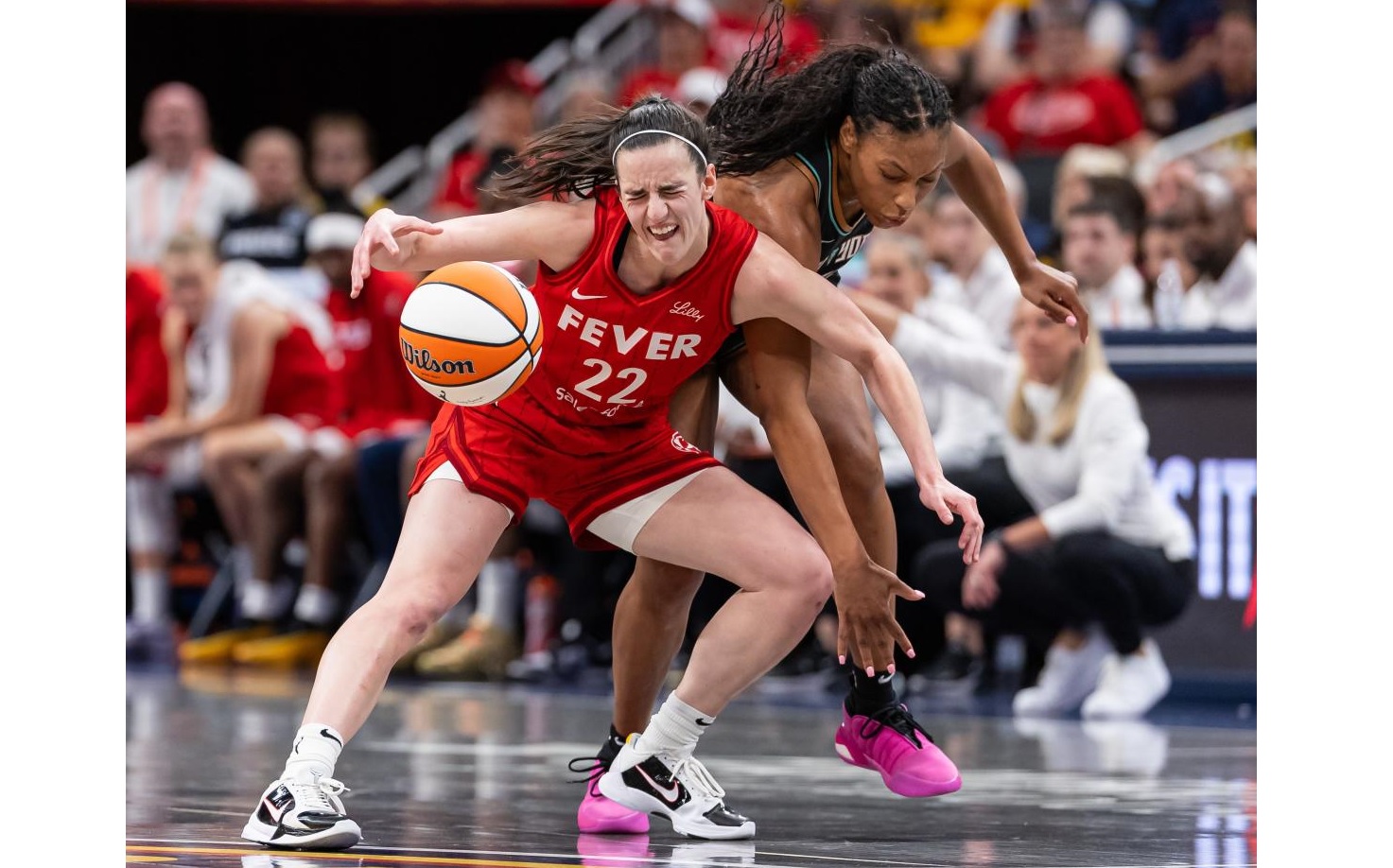 Caitlin Clark has once again etched her name in the league’s history books. Clark notched her fourth consecutive double-double, tied her own franchise record in assists & became the fastest guard in WNBA history to record 20 blocks. 🏀🔥